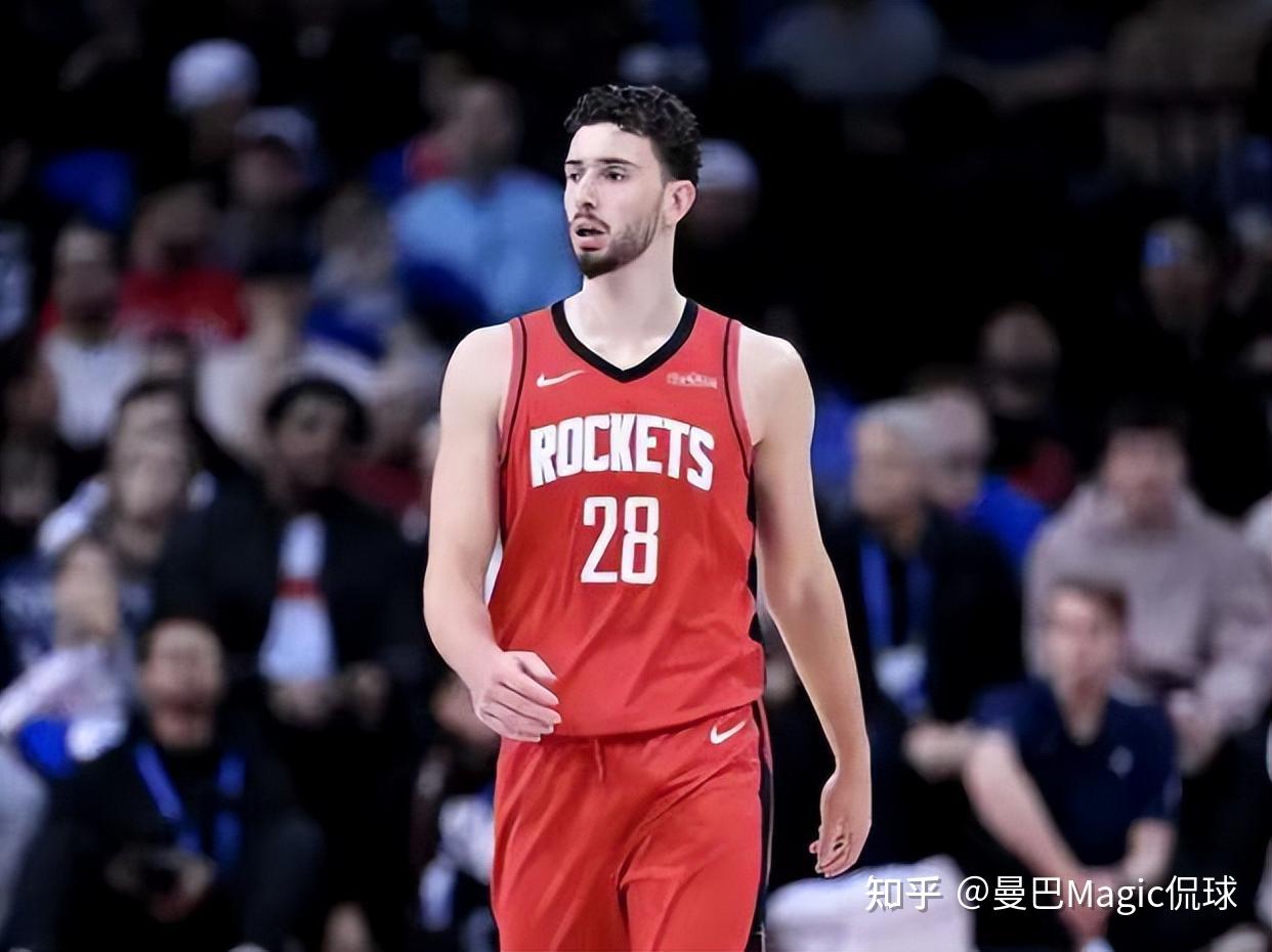 直播-集结日体能课后，俄克拉荷马雷霆篮板制胜备战意大利杯，气氛紧张，医务组通报恢复的简单介绍