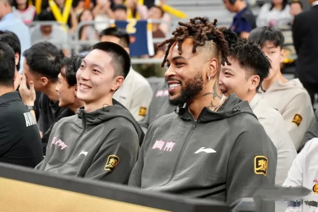 爱游戏体育APP下载-CBA季后赛今晨走向成谜，达拉斯独行侠回应争议，态度坚定，团队化学反应显著的简单介绍